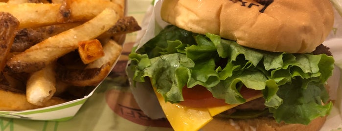 BurgerFi is one of Lugares guardados de ᴡ.