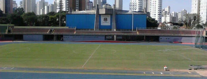 Estádio Ícaro de Castro Melo is one of Lugares favoritos de Susan.