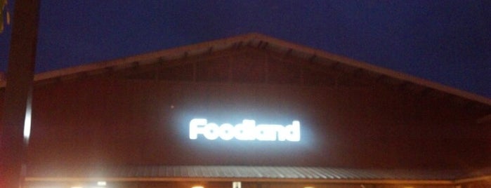 Foodland is one of สถานที่ที่ Bérenger ถูกใจ.