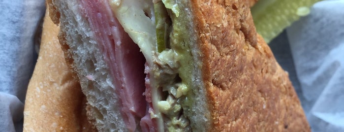 Brooklyn Deli is one of Posti salvati di Kimmie.