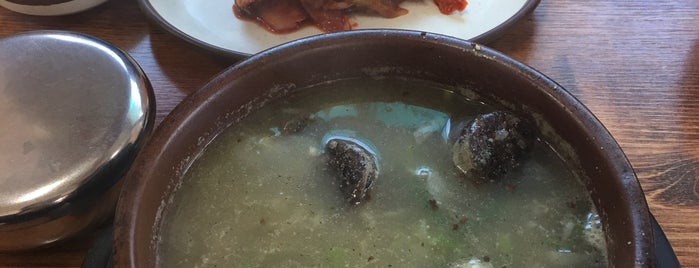 동촌순대국밥 is one of 강릉에서 먹고 즐기기.