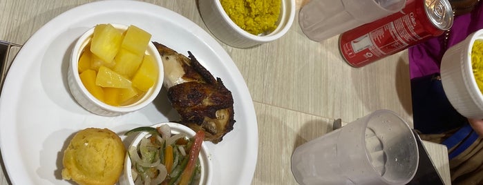 Kenny Rogers Roasters is one of Locais curtidos por Arie.