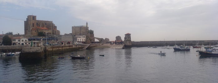 Paseo Maritimo is one of De turismo por Cantabria.