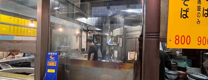 ラーメン丸仙 is one of สถานที่ที่บันทึกไว้ของ Yongsuk.