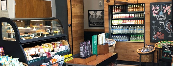 Starbucks is one of Tempat yang Disukai Sneakshot.