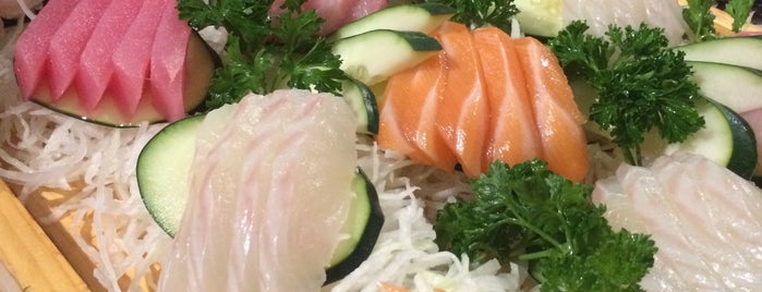 Dokdo Sushi is one of Locais salvos de Brad.