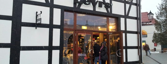 Levi's Store is one of Joud’s Liked Places.