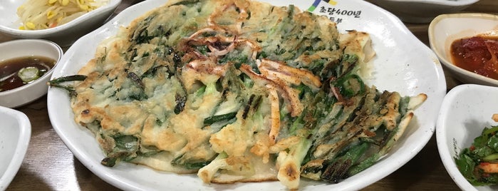 초당400년 순두부 is one of 두번이상 간 맛집들.