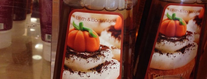 Bath & Body Works is one of Albertoさんのお気に入りスポット.