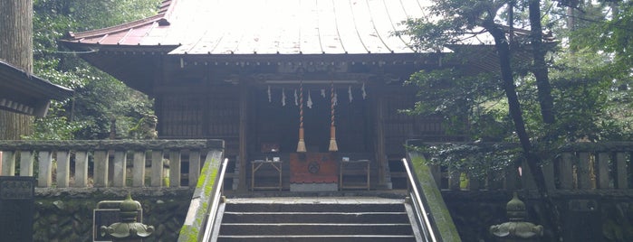 虎柏神社 is one of Tempat yang Disukai Sigeki.