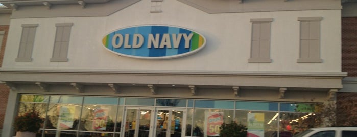 Old Navy is one of Orte, die Jennifer gefallen.