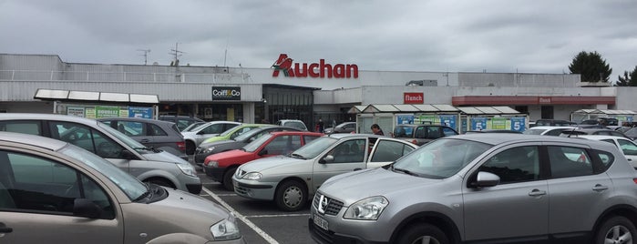 Auchan is one of Jesseさんのお気に入りスポット.