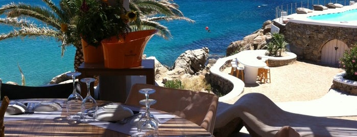JackieO' Beach is one of Renan's Favorite: Mykonos&Santorini.