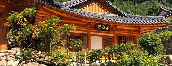 Jingwangsa Temple is one of Korea.