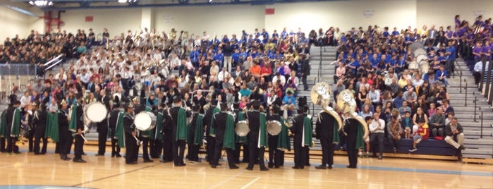 Yorktown High School is one of Terri'nin Beğendiği Mekanlar.