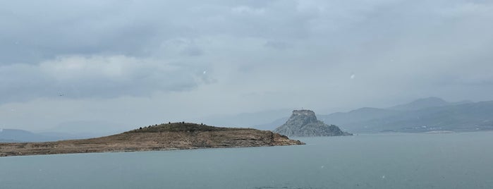 Pertek Kalesi is one of Divriği Erzincan tunceli malatya.