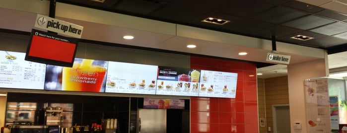 McDonald's is one of Jenniferさんのお気に入りスポット.