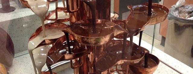 Purdys Chocolatier is one of Lugares favoritos de Mint.