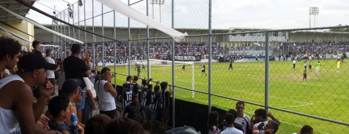 Estádio Municipal Leonardo Vinagre da Silveira (Graça) is one of Estádios.