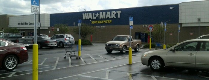 Walmart Supercenter is one of Lizzie 님이 좋아한 장소.
