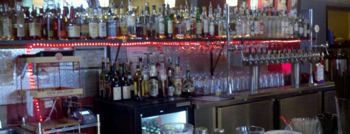 C Bar is one of Lugares favoritos de Alex.