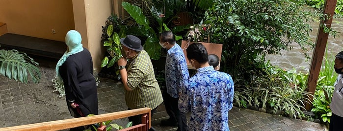 The Cipaku Garden Hotel is one of Bandung Hotel.