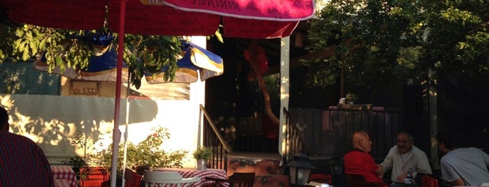 Cafe nar is one of Lugares favoritos de Murat.
