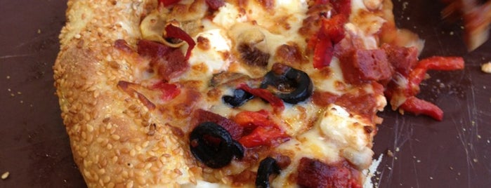 Little Caesars Pizza is one of Locais curtidos por Serhan.