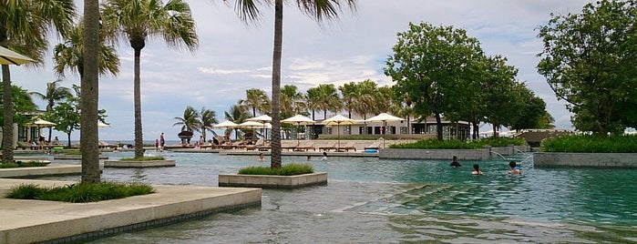 Hyatt Regency Danang Resort And Spa is one of สถานที่ที่ Sada ถูกใจ.