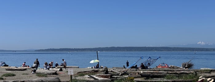 Edmonds Marina Beach is one of Cool places I wanna visit.