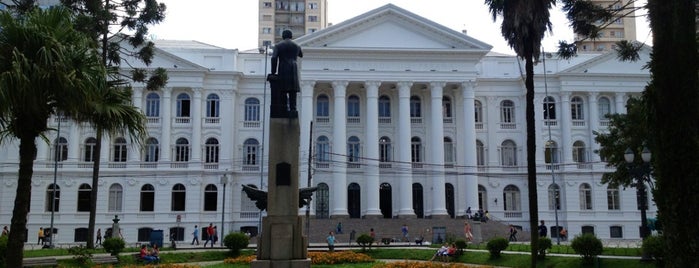 Praça Santos Andrade is one of Curitiba Não É Brasília?.