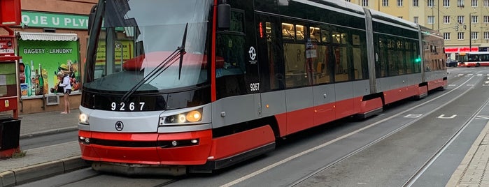 Michelská (tram, bus) is one of Linka 196.