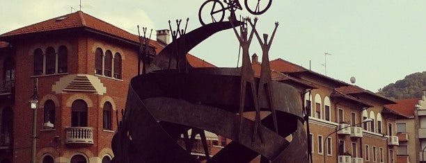 Monumento a Fausto Coppi is one of TURIN - ITALY.