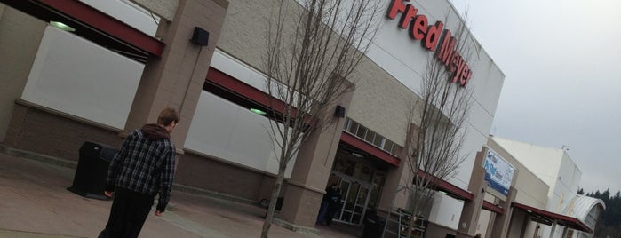 Fred Meyer is one of Lugares favoritos de Andrew C.