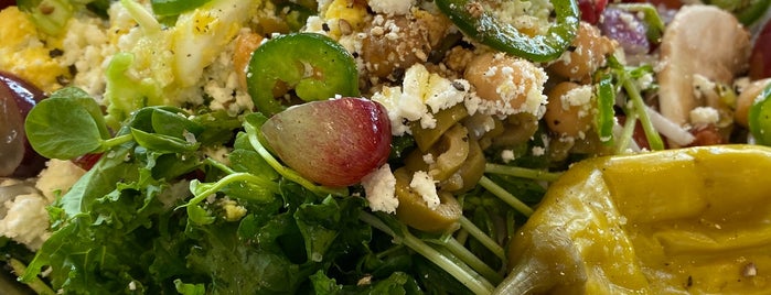 Salata is one of Posti che sono piaciuti a Aptraveler.