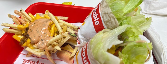 In-N-Out Burger is one of La trip.