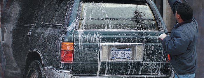Crystal Car Wash is one of Lugares favoritos de Ahmed-dh.