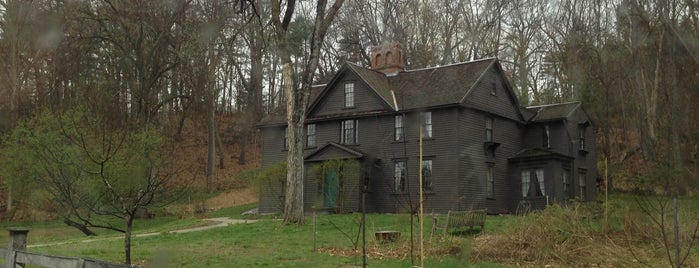 Louisa May Alcott's Orchard House is one of Landmarks.