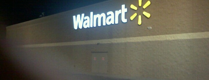 Walmart Supercenter is one of Lieux qui ont plu à Kris.