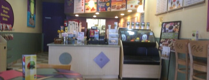 Tropical Smoothie Café is one of Steven’s Liked Places.