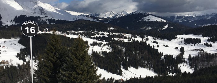 Le Praz de Lys is one of Les 200 principales stations de Ski françaises.