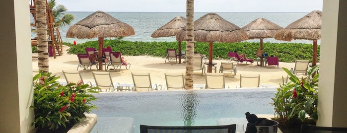 Breathless Riviera Cancun, Resort & Spa. is one of Orte, die Sebastian gefallen.