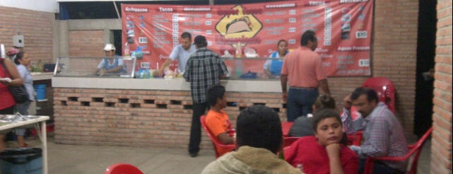 Super tacos libramiento is one of สถานที่ที่ Oscar ถูกใจ.