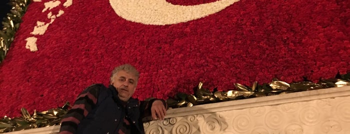 beyazgül çiçekçilik is one of Mehmet Nadirさんのお気に入りスポット.