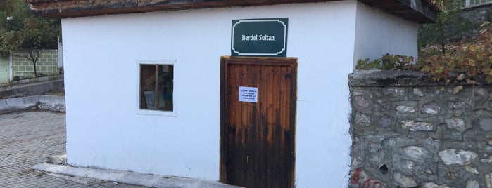 Berdei Sultan Türbesi is one of Tempat yang Disukai Talha.