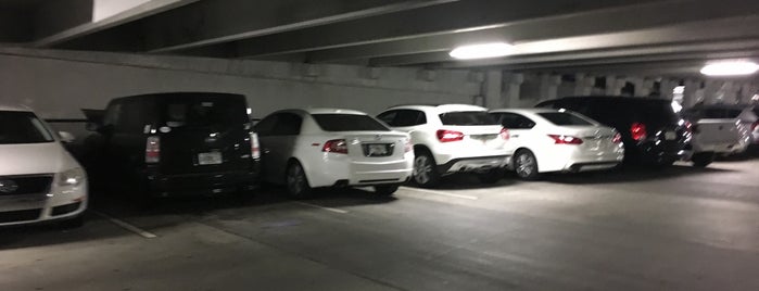 I-Drive360 Parking Garage is one of Jesse 님이 좋아한 장소.