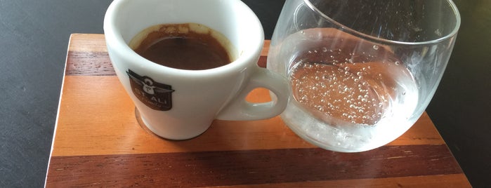 1/15 Coffee is one of angeline : понравившиеся места.