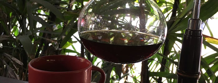Java Dancer Coffee is one of Lugares favoritos de angeline.