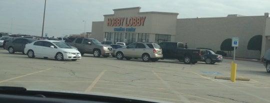 Hobby Lobby is one of Russ'un Beğendiği Mekanlar.