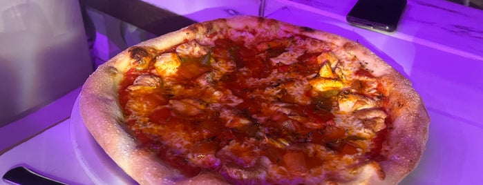 Mama Pizza is one of Mallorca 2017.